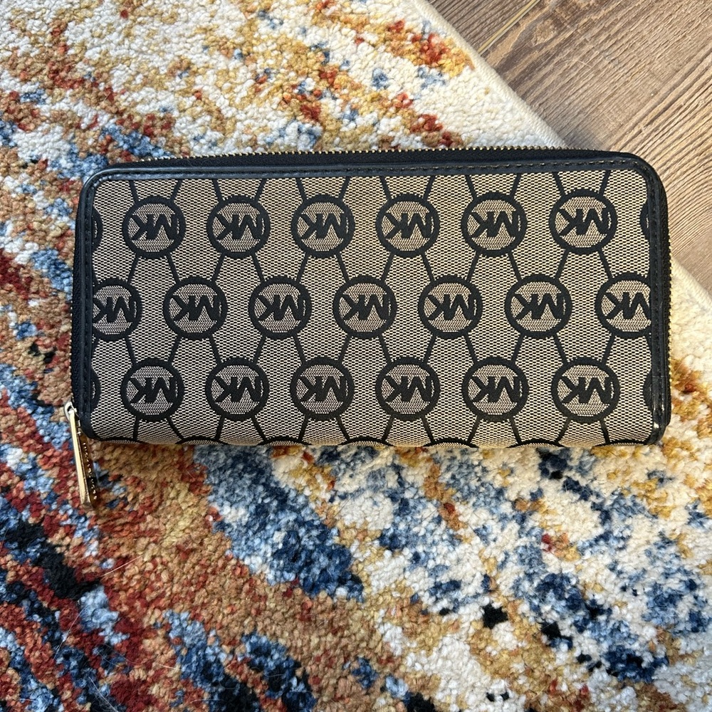 Michael Kors wallet